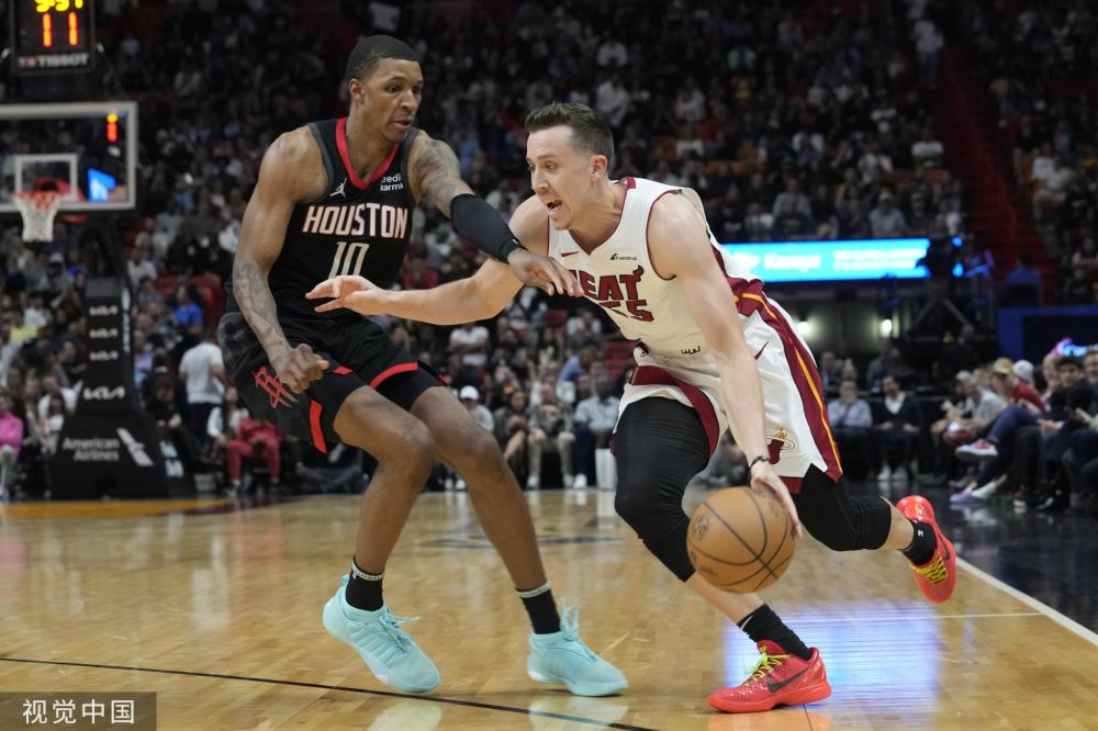 气氛完全反 气氛完全反