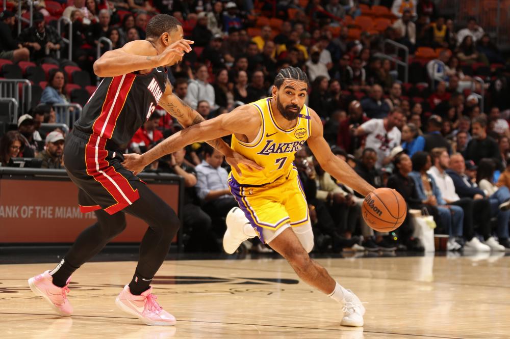 缺乏足够的 缺乏足够的