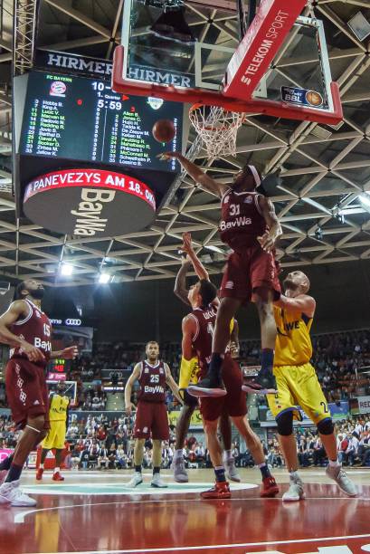 她的崛起激 她的崛起激